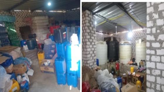 أمن سوهاج يداهم مخزنًا لإعادة تعبئة زيوت سيارات مجهولة المصدر بطما ويضبط 3000 لتر