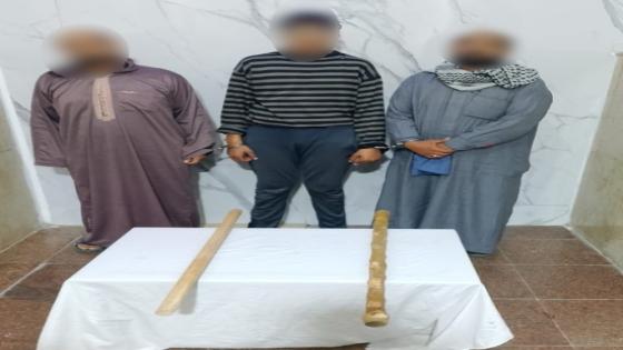 خلافات جيرة تنتهي باعتداء.. سقوط 3 متهمين بالتعدي على تاجر في البحيرة