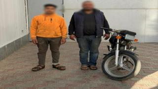 الداخلية تضبط مرتكبي سرقة دراجة نارية بالشرقية بعد تحديدهم