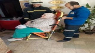 الأمن ينقذ سيدة عاجزة بالقاهرة وينقلها فورًا للمستشفى
