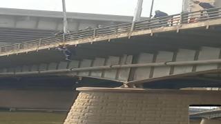 شاب ينهي حياته أعلى كوبري المظلات بشبرا الخيمة في واقعة مؤلمة