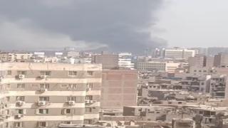 10 سيارات إطفاء تحاصر حريق مخزن بمدينة نصر