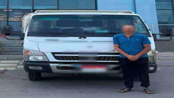 التحفظ على سيارة نقل وضبط قائدها بعد قيادتها بحمولة زائدة في القليوبية