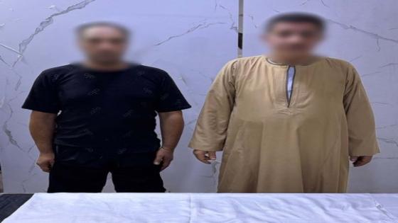 بعد تداول فيديو أثار الغضب.. الداخلية تضبط شخصين لاتهامهما بتقييد كلب ووضعه داخل جوال في حدائق القبة