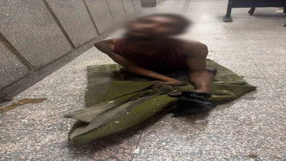 كشف ملابسات منشور عن شخص من ذوي الإعاقة يفترش الشارع لاستجداء المارة وبيع المناديل بالجيزة