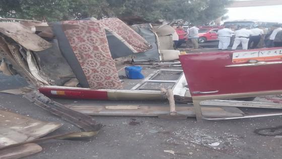المرور يرفع آثار حادث انقلاب سيارة العمالة بالمنوفية ويتحفظ على السيارة