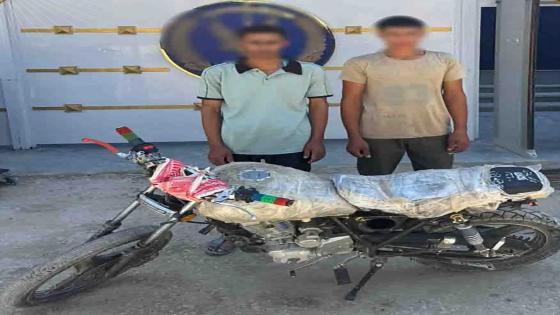 ضبط شابين بعد قيادة دراجة نارية برعونة والتعدي على الأهالي بالسب في الوادي الجديد