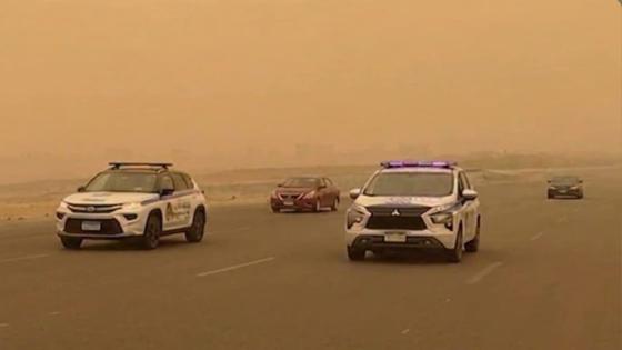غلق طريق مطروح – سيوة في الاتجاهين بسبب الرياح المحملة بالأتربة وانخفاض الرؤية