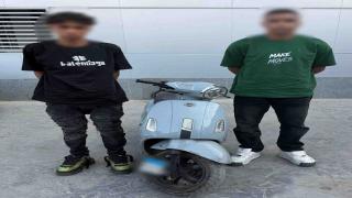 ضبط شخصين ظهرا في فيديو أثناء أداء حركات استعراضية بسكوتر في القاهرة