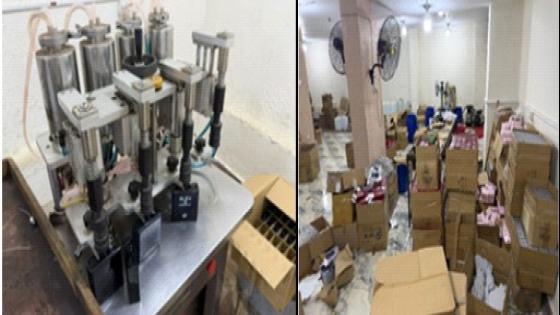 ضبط مصنع “غير مرخص” لإنتاج العطور المغشوشة بالقليوبية وبحوزته أكثر من ألف لتر مواد مجهولة المصدر