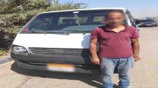 ضبط قائد ميكروباص لقيادته عكس الاتجاه وتعطيل الحركة المرورية بالدرب الأحمر