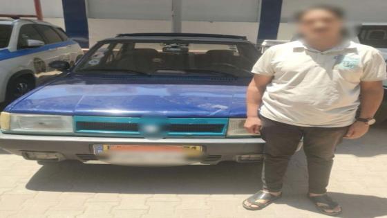 ضبط سائق أجرة في سوهاج بعد السماح لراكب بالجلوس فوق الصندوق الخلفي