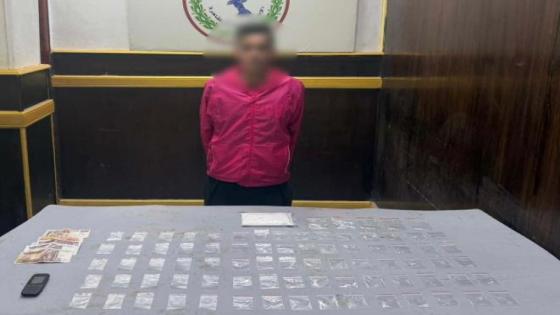 في المطرية..كاميرا مواطن تفضح تاجر سموم