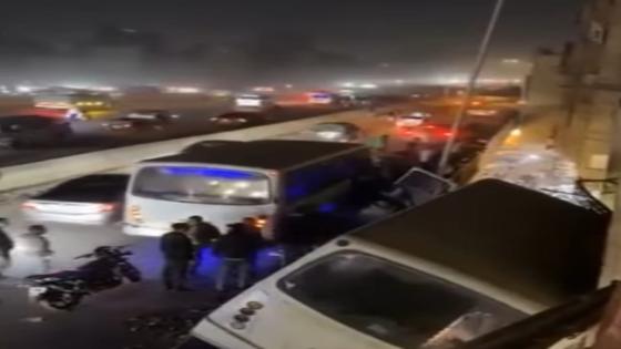 طلعوا الركاب من بكونة الشقة.. ميني باص يخترق حاجز الدائري بالمهندسين