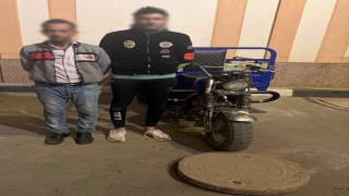 ضبط لصين سرقا غطاء صرف صحي في البحيرة بعد تداول فيديو الواقعة