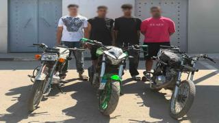 ضبط 4 أشخاص لقيامهم بحركات استعراضية بالدراجات النارية في شوارع القاهرة