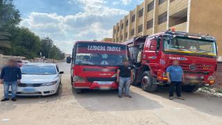 ضبط 3 سيارات تسير عكس الاتجاه بطريق المنصورة – كفر شكر بعد تداول فيديو يوثق الواقعة