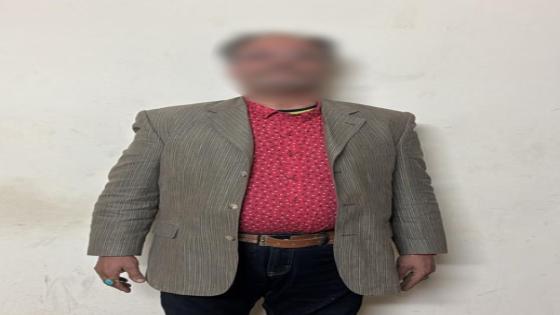 بعد تداول الفيديو..ضبط مرشد سياحي يرسم على هرم سقارة