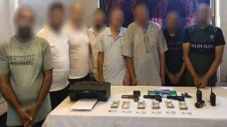 عصابة تنتحل صفة رجال أمن.. وتستولي على أموال مواطن بزعم تغيير العملة