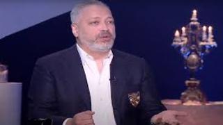 انتقاد شديد من تامر أمين بشأن لعبة المراهنات الإلكترونية