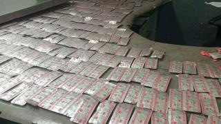 داخل سماعة صب.. إحباط محاولة تهريب أقراص مخدرة بمطار القاهرة