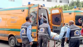 وفاة 3 صغار وإصابة 3 آخرين في حادث سير بمرسى مطروح.. والقبض على السائق