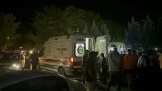 الفنان مصطفى فهمي يجري عملية جراحية دقيقة في المخ