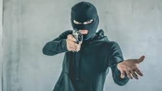 سطو مسلح على فيلا رجل أعمال شهير في الشيخ زايد وانتحال صفة رجال شرطة