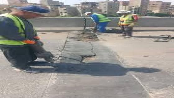 تحرك سريع لإصلاح تلفيات فواصل كوبري بالنزهة بعد تداول منشورات على مواقع التواصل