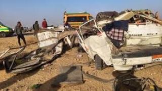 مصرع شخص وإصابة 6 آخرين إثر انقلاب ميكروباص بالطريق الأوسطى