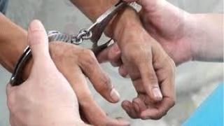 شوفته بيموت ومقدرتش أنقذه.. حفلة تعذـ.يب لطفل أمام شقيقه بيد الأب في أوسيم