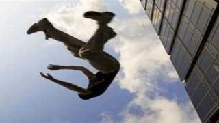 ثمن الخيانة في الوراق .. العشيق هرب من غرفة النوم إلى سرير المستشفى