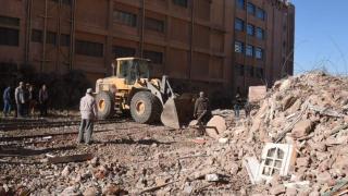 بالصور.. انهيار جزئى بعقار قديم دون إصابات بالإسكندرية