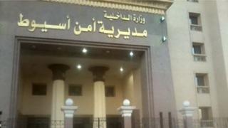 دفنوه في حوش المنزل.. شقيقان ينهيان حياة شقيقهما وشرطة أسيوط تضبطهما قبل الهروب للأردن