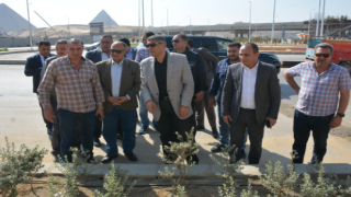 محافظ الجيزة يتفقد مشروعات تطوير الطرق المحيطة بالمتحف المصري الكبير