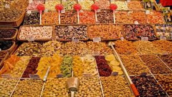 قبل طرحها في رمضان ضبط 98.5 طن ياميش وتمور غير صالحة للاستهلاك الأدمي