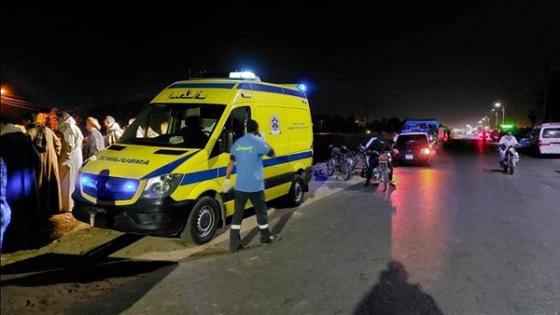 سيارة مسرعة تدهس طفلا بالعياط