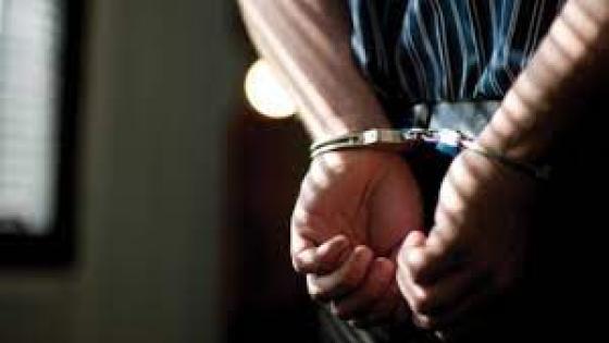 طفل يكشف ما أخفاه عامًا كاملًا.. ومدرس في قبضة الأمن