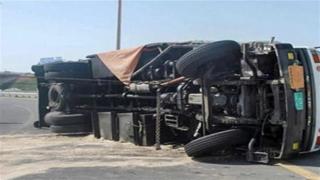 انقلاب سيارة نقل ثقيل