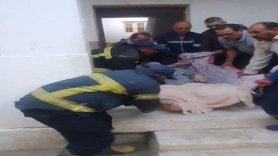 يهمني الإنسان .. شرطة البحيرة تنقل سيدة لا تستطيع الحركة إلى المستشفى