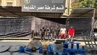 ضبط تشكيل عصابى تخصص فى سرقة أغطية البالوعات ووحدات التكييف فى مصر القديمة