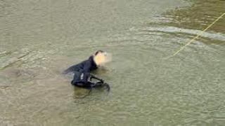 انشال جثة غريق .أرشيفية