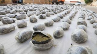 ضبط 3 أطنان من المخدرات في السويس والقبض على 3 مجرمين