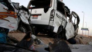 إصابة 16 شخصًا بينهم أجانب في تصادم 3 سيارات بطريق مرسى علم