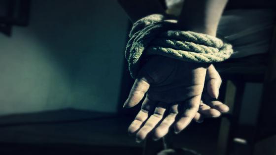 ضبط 5 أشخاص اختطفوا طالبا لخلافات مالية مع والده بمطروح