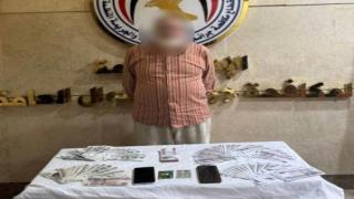 القبض على نصاب يوهم الشباب بالسفر للخارج في القاهرة