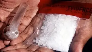 بقيمة 1.5 مليون جنيه.. القضاء على بؤرة إجرامية لتجارة مخدر الآيس في قنا