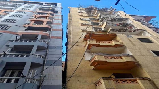 النيابة الإدارية تحقق في ميل عقار مخالف بالإسكندرية.. إخلاء السكان وبدء هدم المبنى