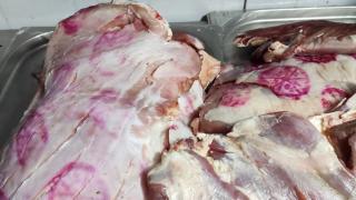 لحوم حمراء غير صالحة للاستهلاك