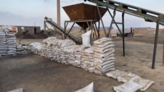 “أرضك بتنده” الأمن يسقط مصنع أسمدة مغشوشة ويضبط 850 طنا مستعدة لإفساد حقولنا